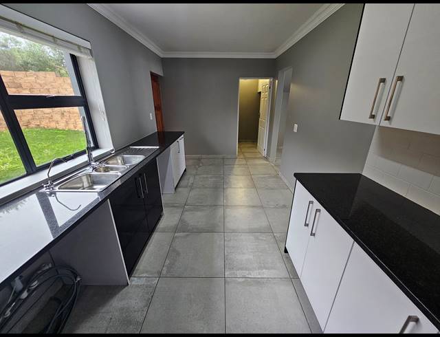 4 BEDROOM HOUSE FOR SALE IN MOSSEL BAY CENTRAL